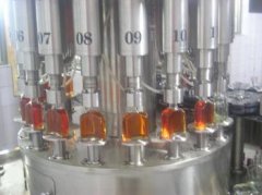 食用油灌裝機(jī)在夏季使用過(guò)程中的注意細(xì)則